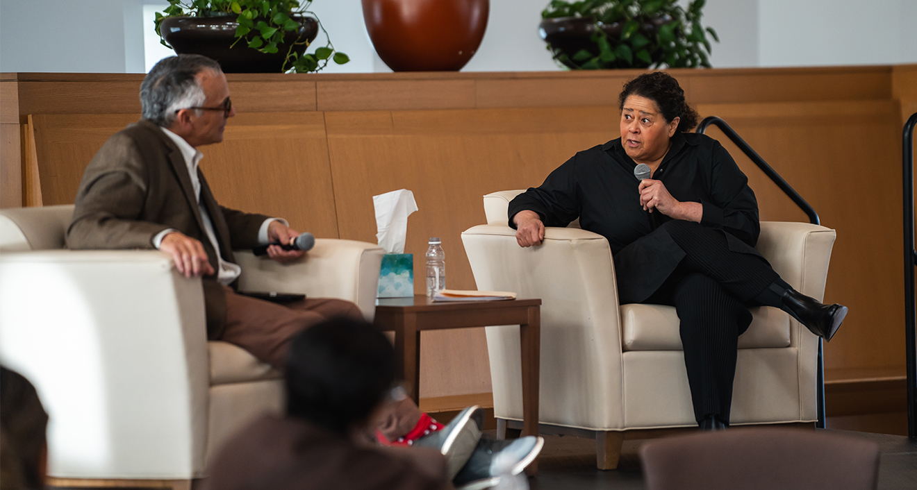 Keynote presenter Anna Deavere Smith in conversation with Michael S. Roth